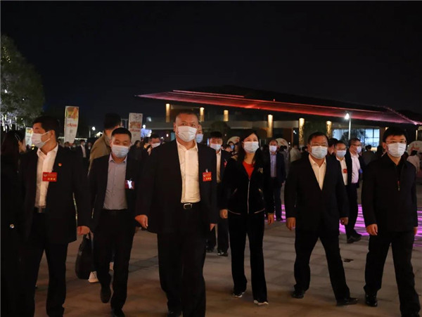 人大代表、政協(xié)委員打卡《china》