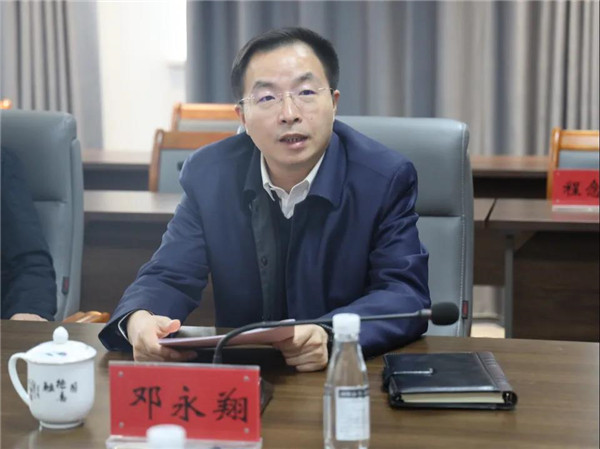 市委常委、常務(wù)副市長鄧永翔現(xiàn)場調(diào)研城投集團(tuán)產(chǎn)業(yè)項(xiàng)目