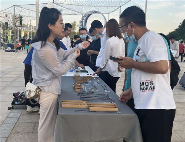 興商貿(mào) 促消費(fèi) 惠民生！景德鎮(zhèn)這里的夜市很火爆！