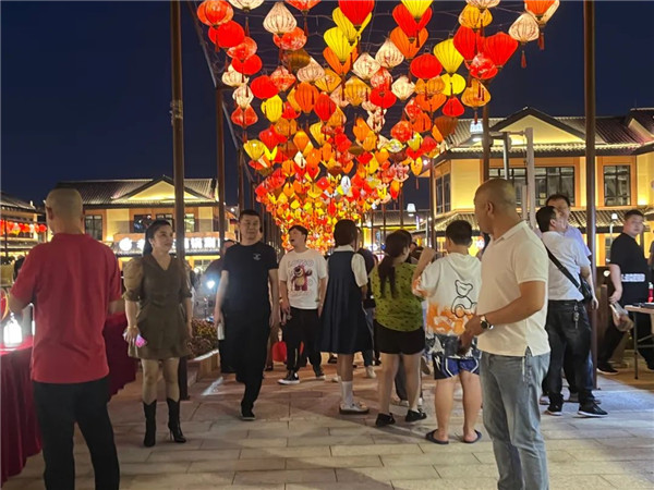 興商貿(mào) 促消費(fèi) 惠民生！景德鎮(zhèn)這里的夜市很火爆！